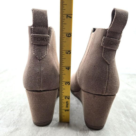 Toms Ankle Wedge Booties Size 6 Tan Suede Comfort Western Desert Chelsea Boots - Picture 5 of 10